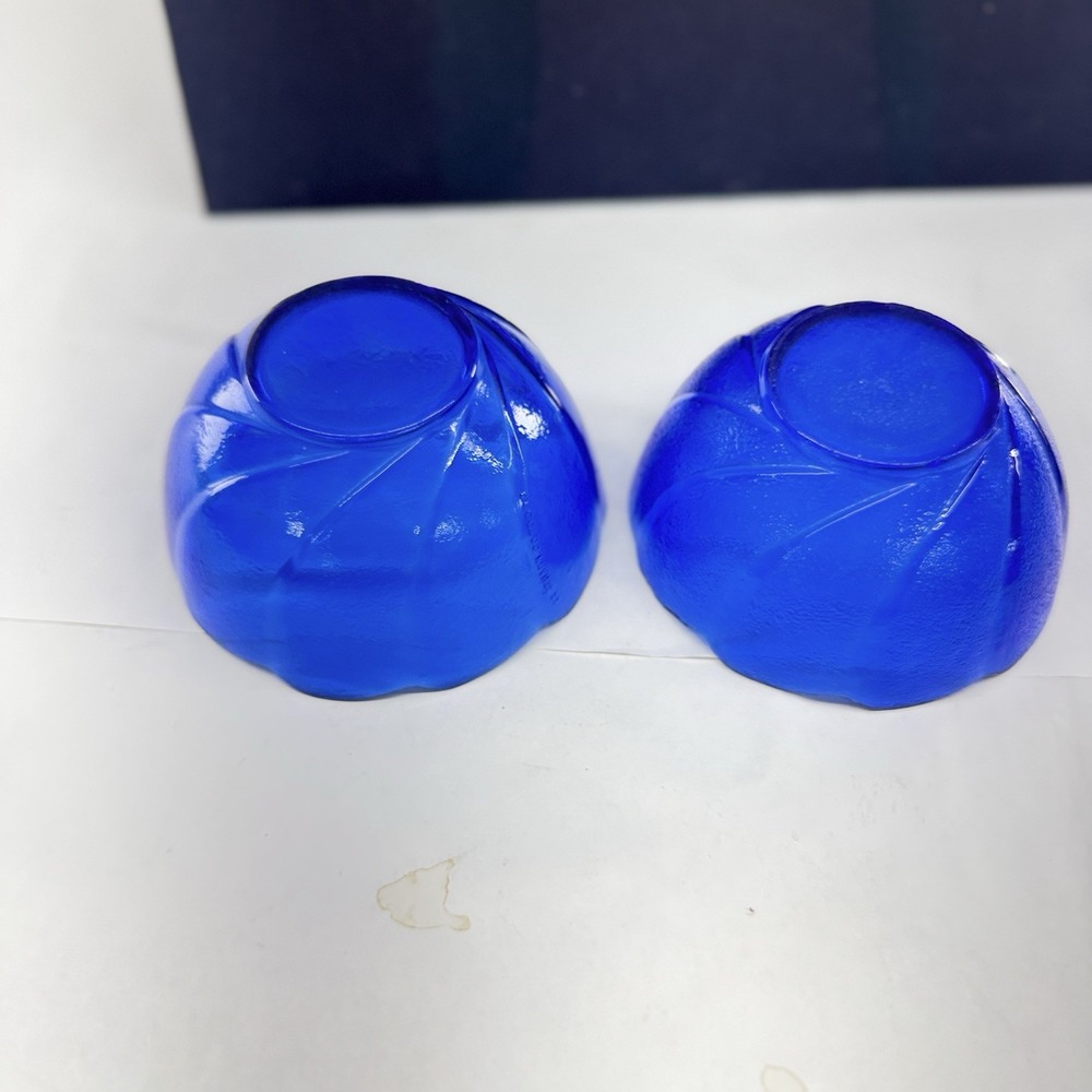 Lot of 2 Arcoroc France Cobalt Blue Glass Bowls Swirl Pattern with Scalloped Rim - Picture 3 of 5